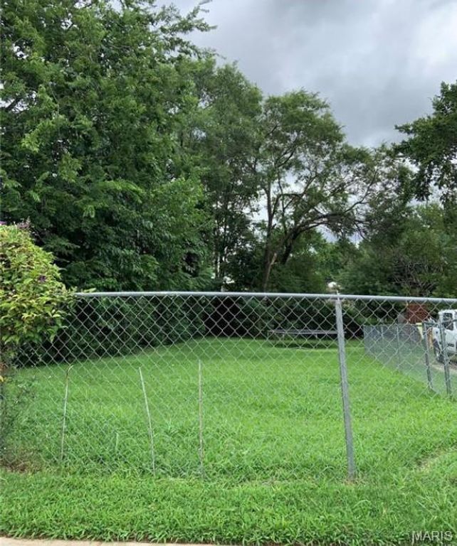 4611 Oldenburg Avenue, St Louis, MO 63123