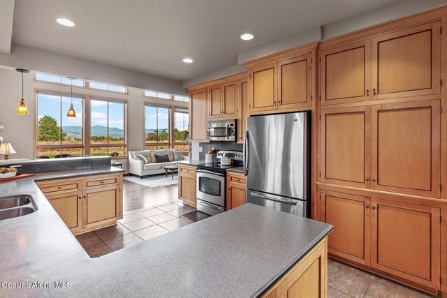 8808 E GREEN BLUFF RD, Colbert, WA 99005