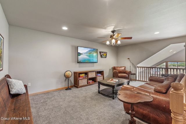 8808 E GREEN BLUFF RD, Colbert, WA 99005
