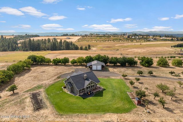 8808 E GREEN BLUFF RD, Colbert, WA 99005