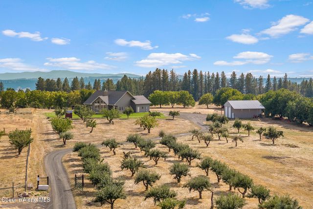 8808 E GREEN BLUFF RD, Colbert, WA 99005