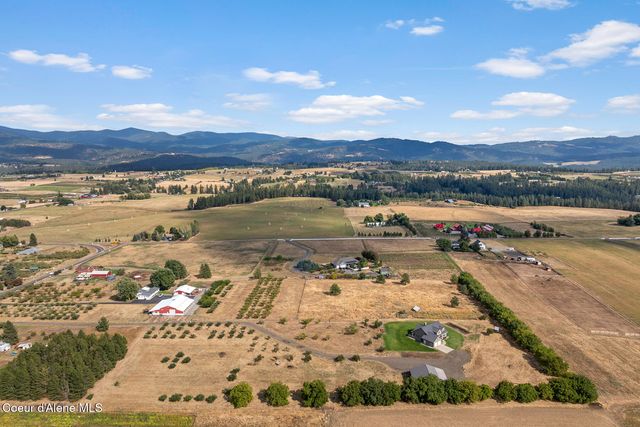 8808 E GREEN BLUFF RD, Colbert, WA 99005