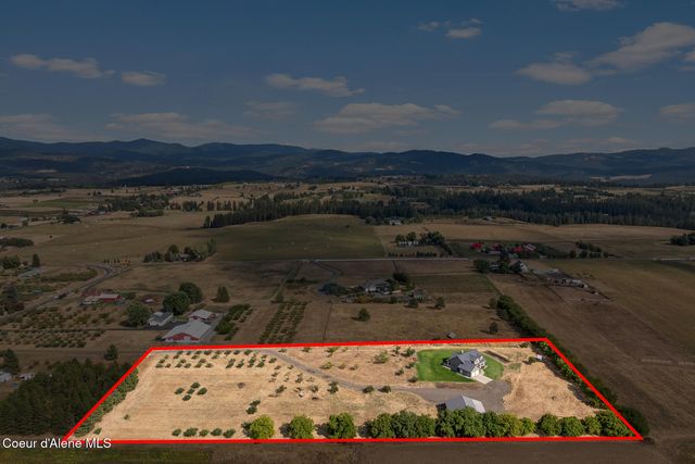 8808 E GREEN BLUFF RD, Colbert, WA 99005