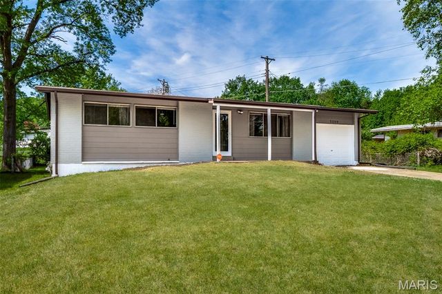 10269 Dacey Drive, Dellwood, MO 63136