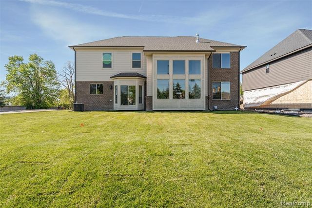 3989 Capstan Ct, Troy, MI 48083