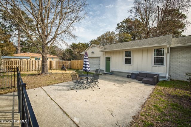 2401 Westminister Way, Wilmington, NC 28405