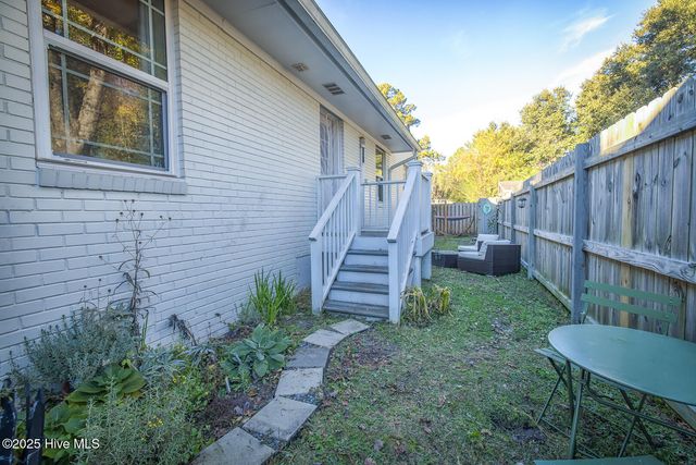 2401 Westminister Way, Wilmington, NC 28405