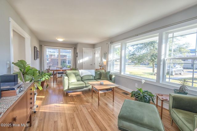 2401 Westminister Way, Wilmington, NC 28405