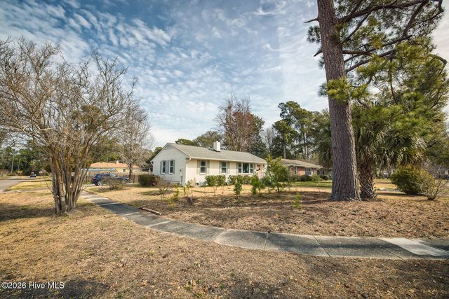 2401 Westminister Way, Wilmington, NC 28405