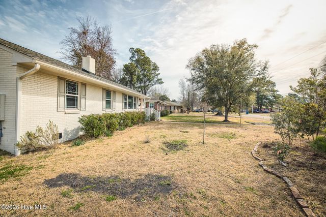 2401 Westminister Way, Wilmington, NC 28405