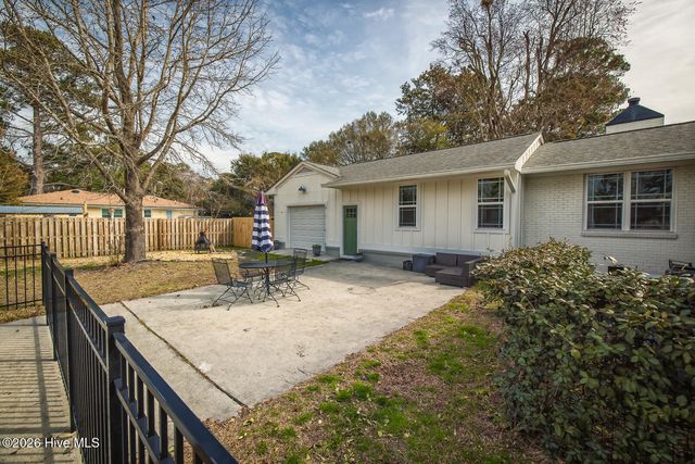 2401 Westminister Way, Wilmington, NC 28405