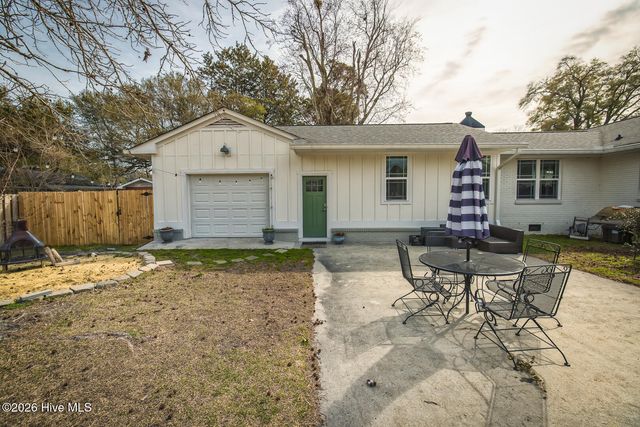 2401 Westminister Way, Wilmington, NC 28405