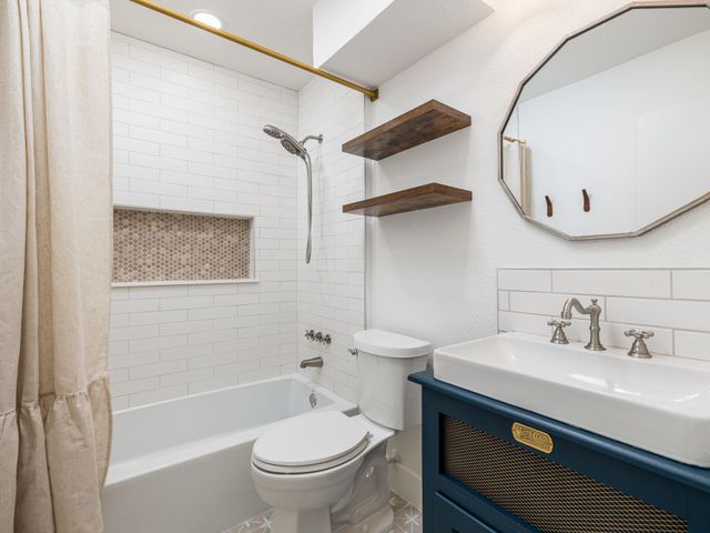 13000 Meadowheath CV, Austin, TX 78729