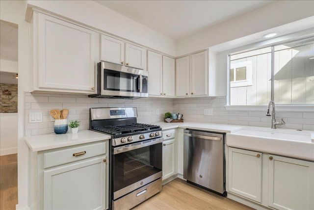 13000 Meadowheath CV, Austin, TX 78729