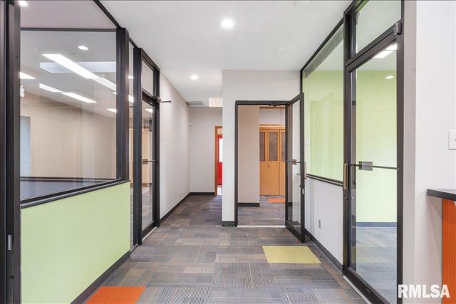 3000 16TH Street 201, Moline, IL 61265