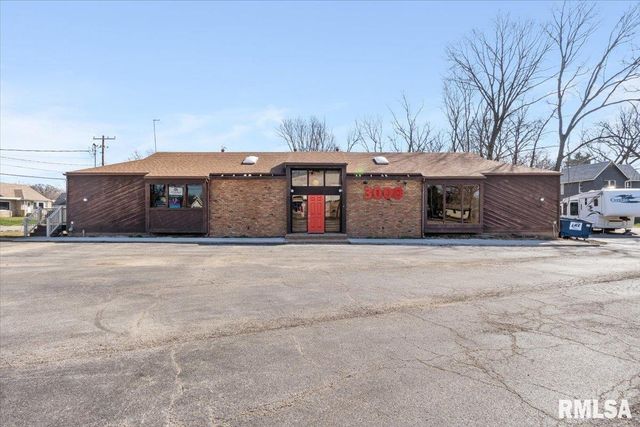 3000 16TH Street 201, Moline, IL 61265