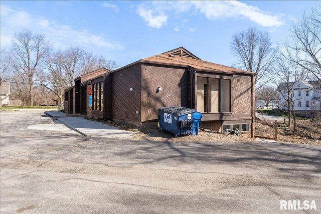 3000 16TH Street 201, Moline, IL 61265