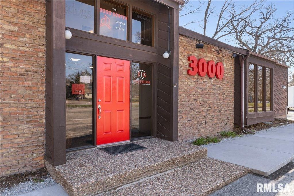 3000 16TH Street 201, Moline, IL 61265