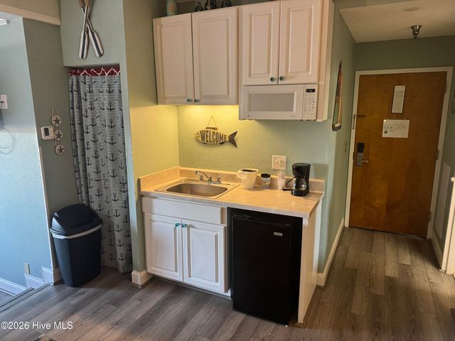 602 W Fort Macon Road 116, Atlantic Beach, NC 28512