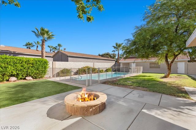 7650 Cowboy Trail, Las Vegas, NV 89131