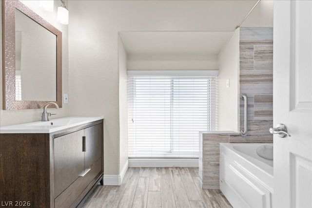 7650 Cowboy Trail, Las Vegas, NV 89131