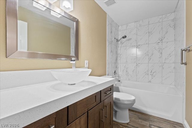 7650 Cowboy Trail, Las Vegas, NV 89131
