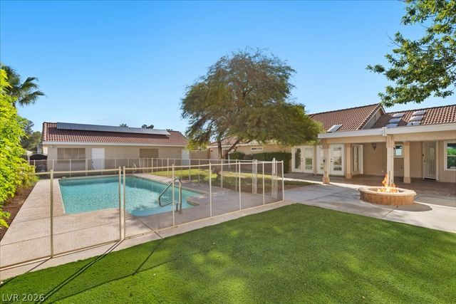 7650 Cowboy Trail, Las Vegas, NV 89131