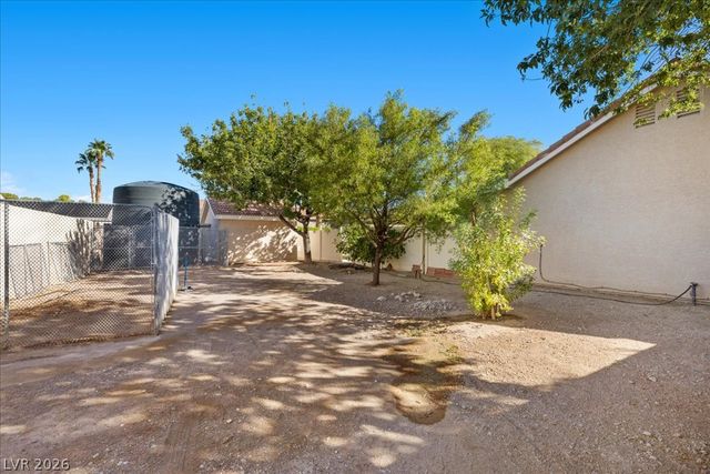 7650 Cowboy Trail, Las Vegas, NV 89131