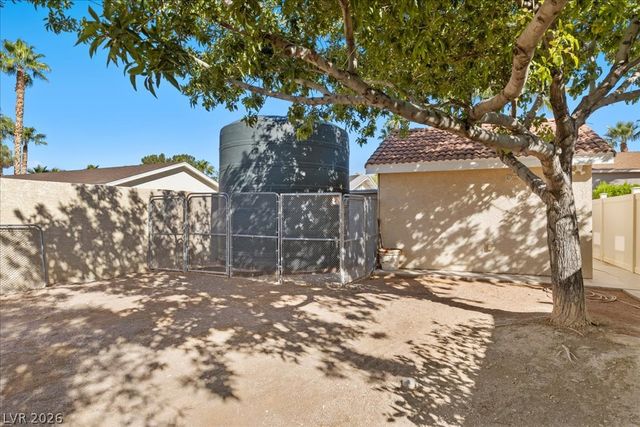 7650 Cowboy Trail, Las Vegas, NV 89131
