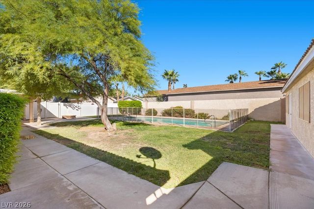 7650 Cowboy Trail, Las Vegas, NV 89131
