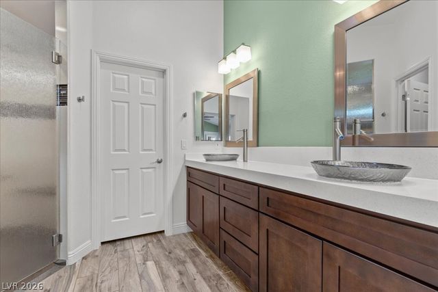 7650 Cowboy Trail, Las Vegas, NV 89131