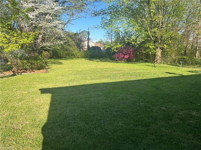 784 White Pines Country Club Road, Mount Airy, NC 27030