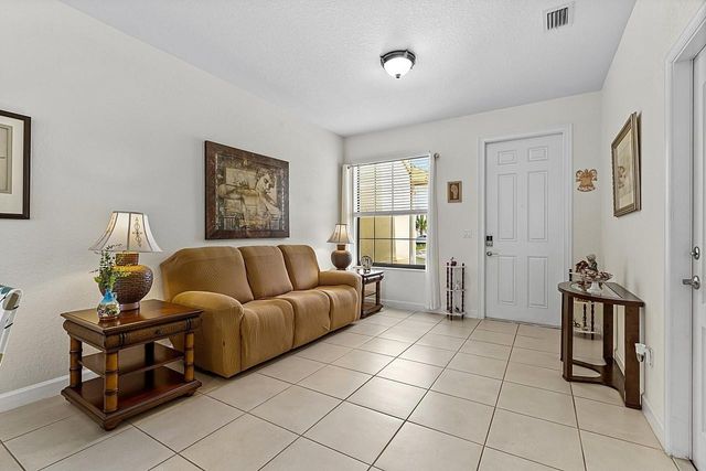 10117 W Villa Circle 10117, Vero Beach, FL 32966