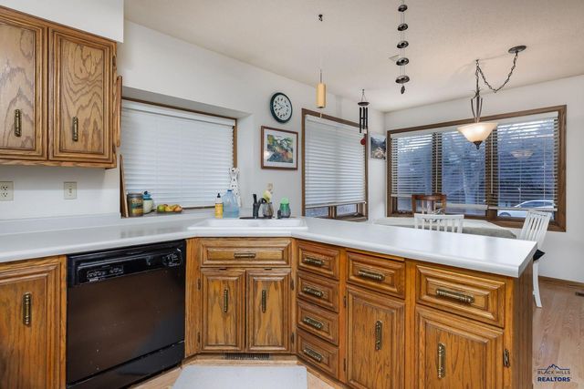 3225 BROADMOOR DR, Rapid City, SD 57702