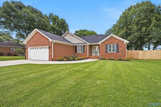 152 Crab Apple Road, Huntsville, AL 35811