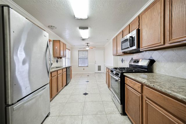 2507 Foxden Drive, Pearland, TX 77584