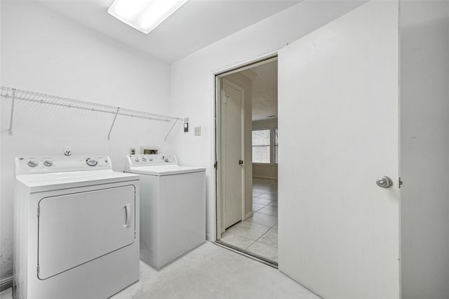 2507 Foxden Drive, Pearland, TX 77584