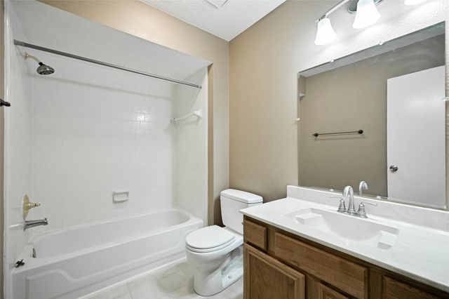 2507 Foxden Drive, Pearland, TX 77584