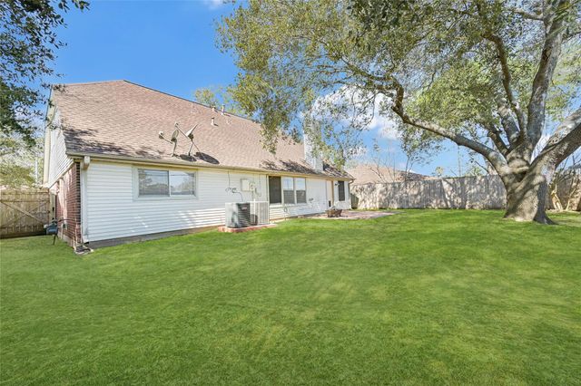 2507 Foxden Drive, Pearland, TX 77584