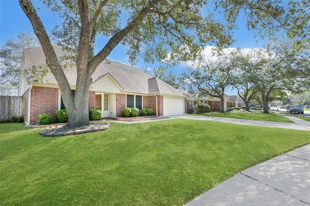 2507 Foxden Drive, Pearland, TX 77584