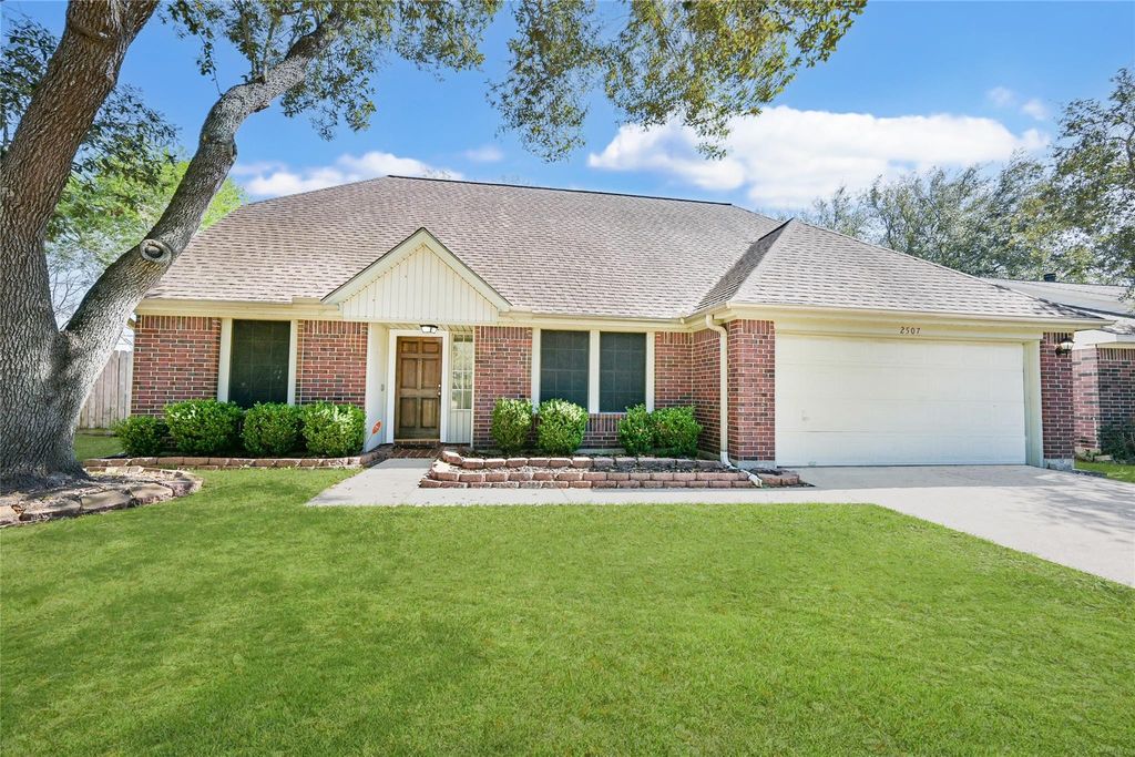 2507 Foxden Drive, Pearland, TX 77584