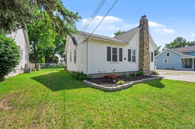 8215 Clinton River Road, Sterling Heights, MI 48314