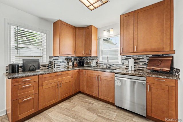 8215 Clinton River Road, Sterling Heights, MI 48314