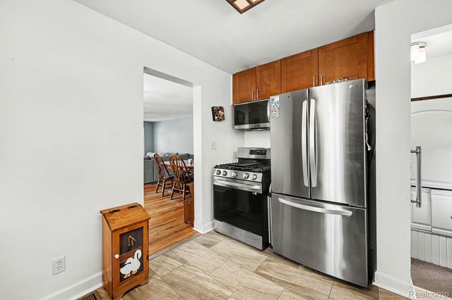 8215 Clinton River Road, Sterling Heights, MI 48314