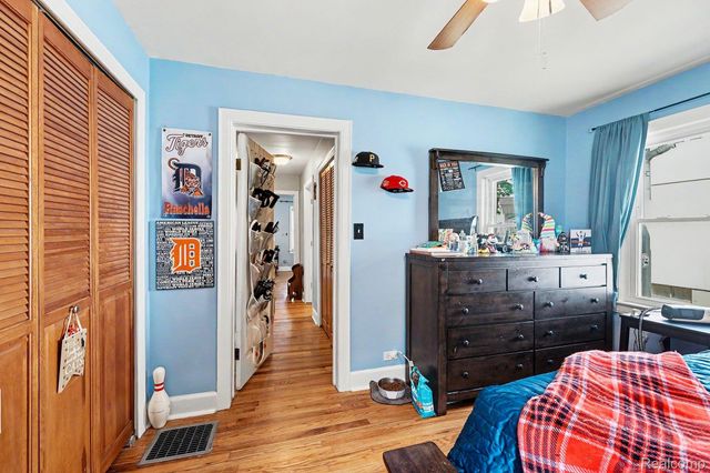 8215 Clinton River Road, Sterling Heights, MI 48314