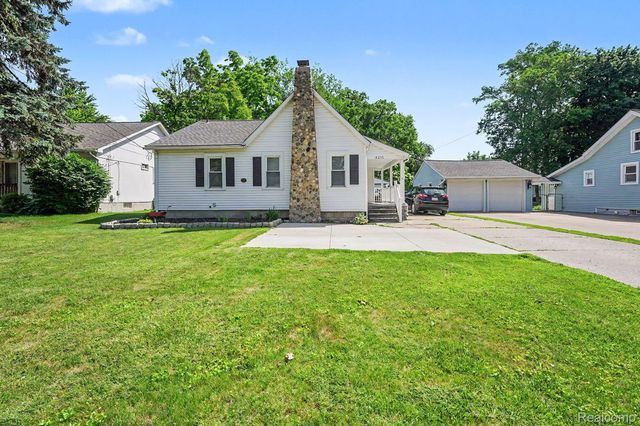 8215 Clinton River Road, Sterling Heights, MI 48314