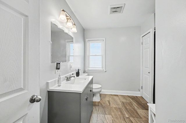 8215 Clinton River Road, Sterling Heights, MI 48314
