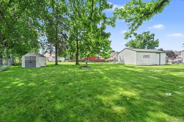 8215 Clinton River Road, Sterling Heights, MI 48314