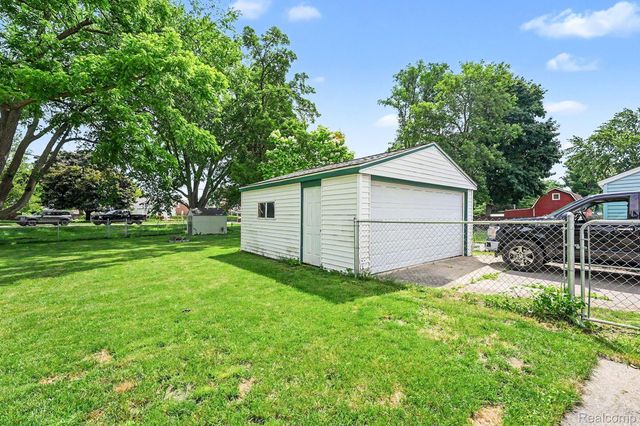 8215 Clinton River Road, Sterling Heights, MI 48314