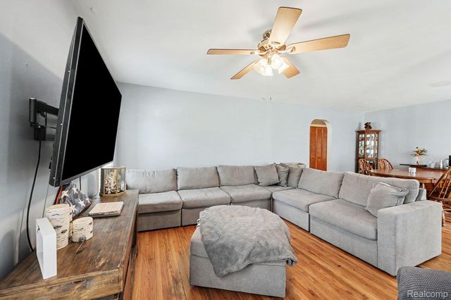 8215 Clinton River Road, Sterling Heights, MI 48314